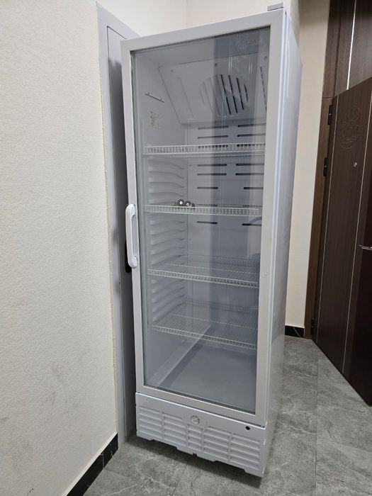 Продам холодильник вертикальный