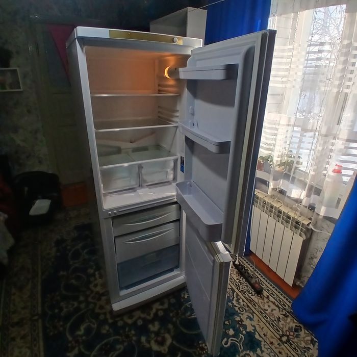 Холодильник Indesit 170 см