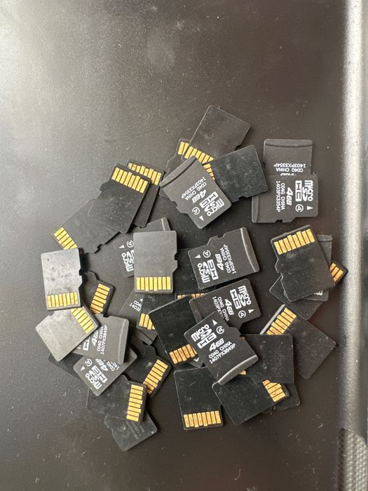 Продаю Micro SD HC 4 gb