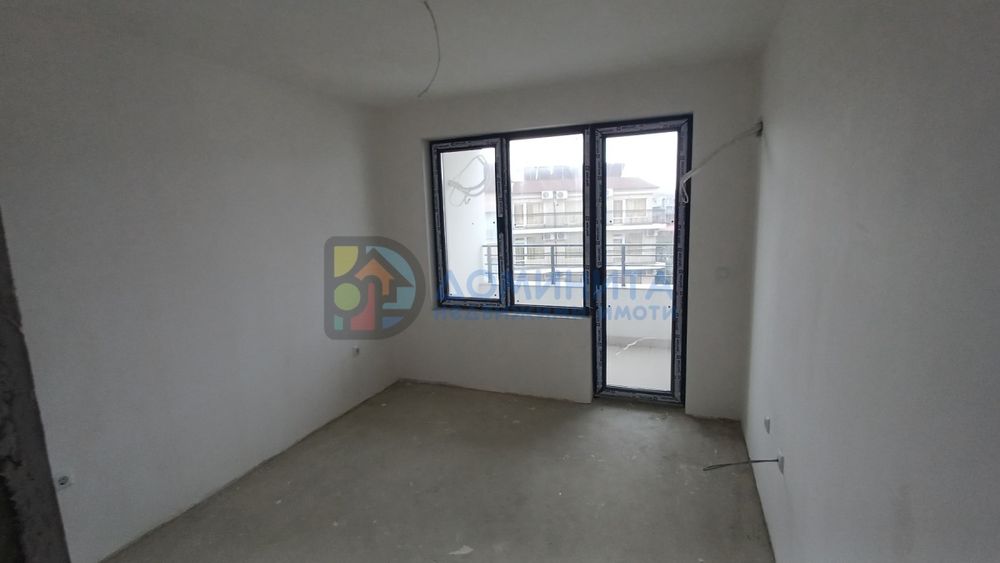 Продава се Тристаен апартамент в Царево - 109 кв.м за 596 €/кв.м - Снимка #8