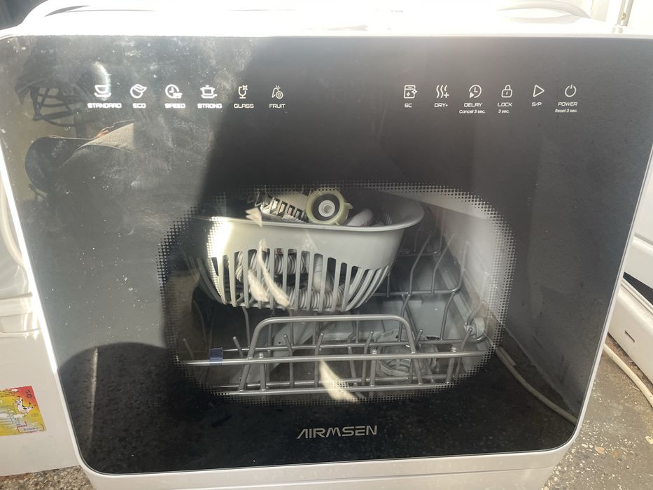 Продавам малка Съдомиялна Машина