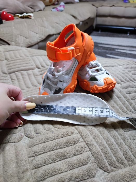 Продаю кроссовки 27 размер