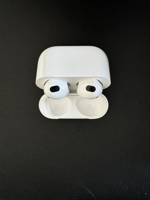 Продам наушники air pods 3