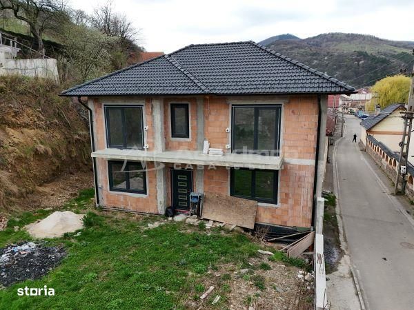 Casa moderna noua de vanzare in Sadu