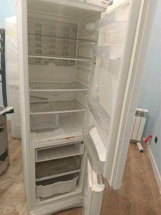 Холодильник Indesit