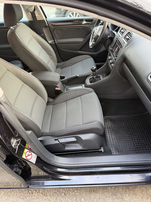 Volkswagen Golf VI