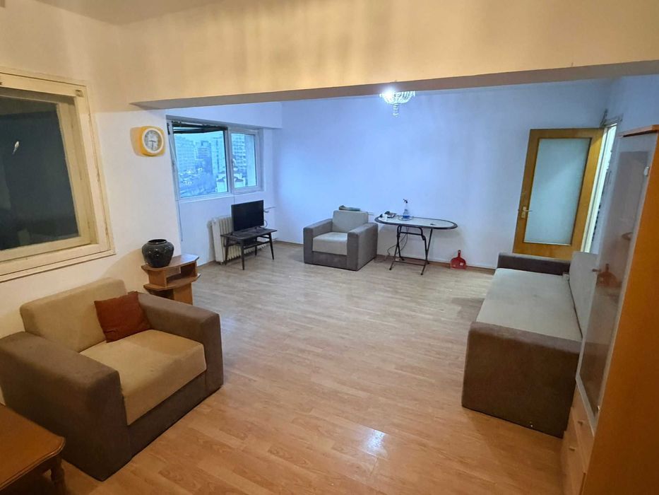 Apartament 4 camere de inchiriat