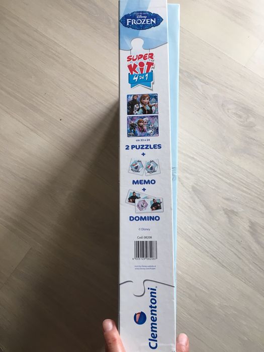 Vand puzzel 4 in 1 cu Frozen.