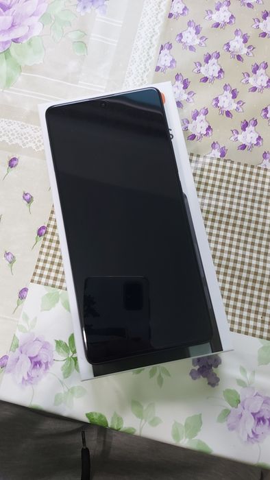 Продавам телефон Redmi Note 14S