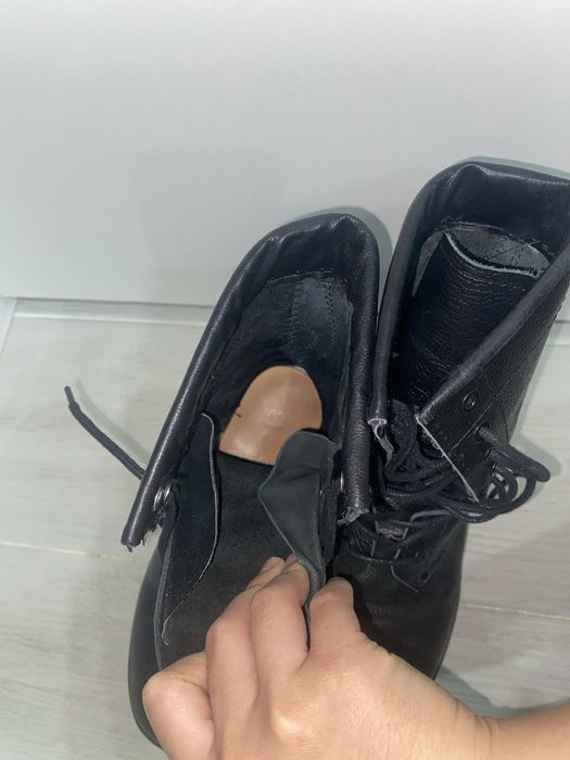 Берцы, ботинки для военных.