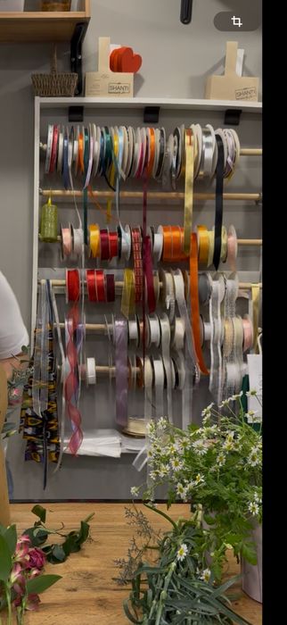 Полка для лент, для цветочного магазина