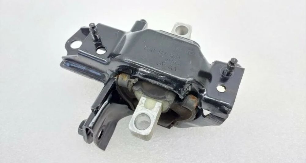 Опора двигателя левая оригинал Поло седан/Рапид