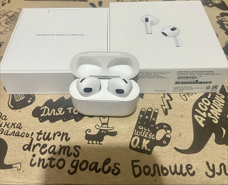 Продам Airpods 3