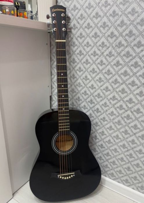 Гитара акустика.