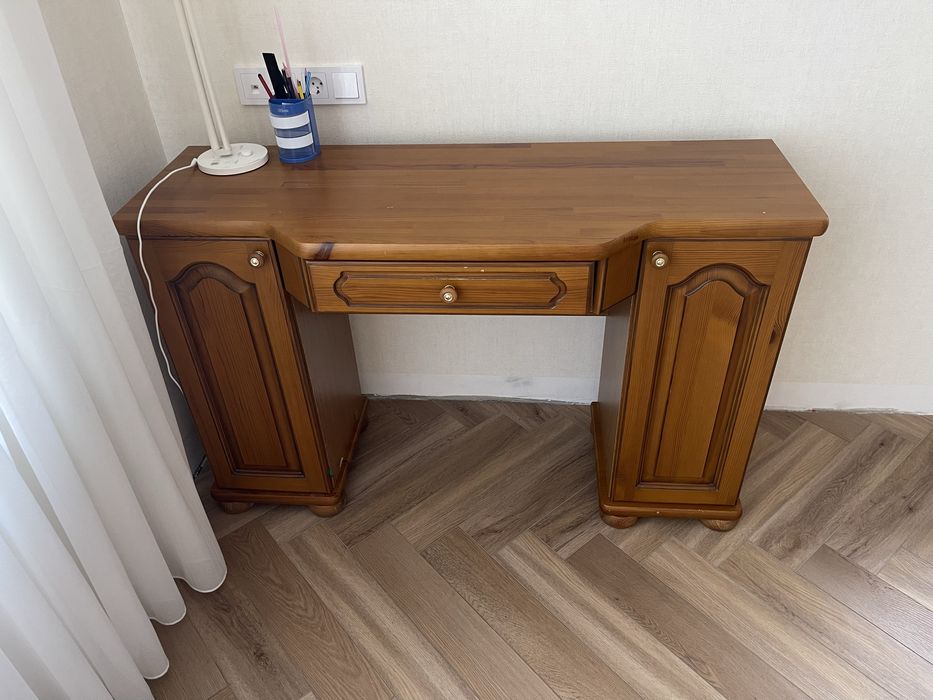 Продам спальни гарнитур из масива дерева