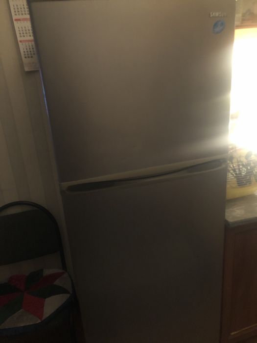 холодильник продаеться бу в хорошем состоЯнии