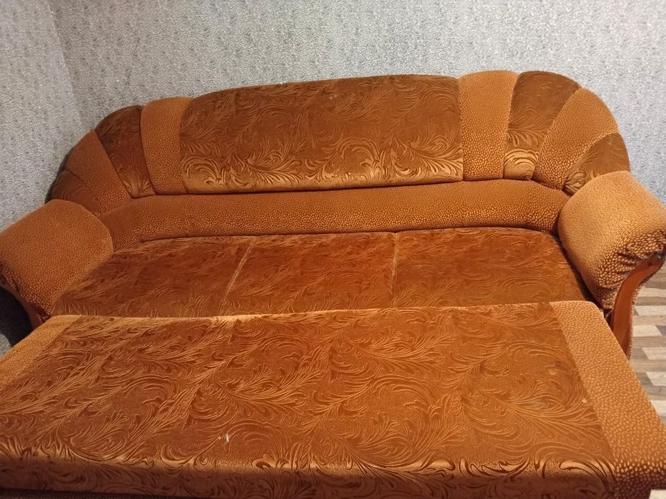 Продам диван и два кресла