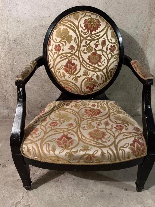 Креслo от масивно дърво