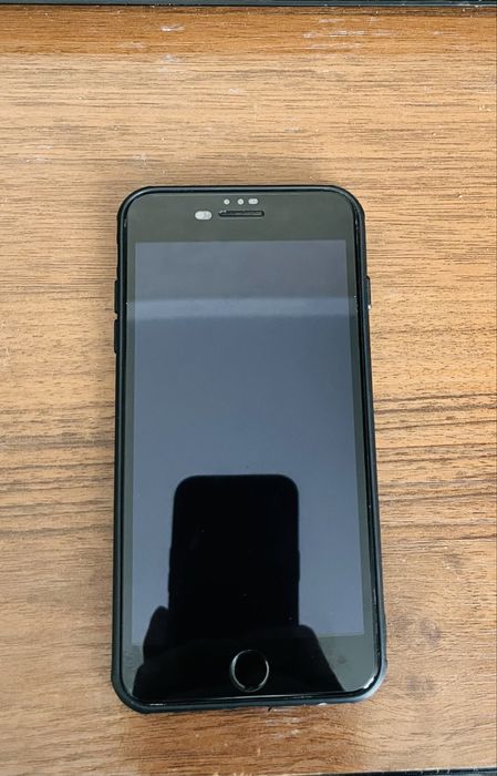 IPhone 8+ продам