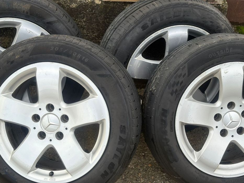 Vând jenti mercedes benz