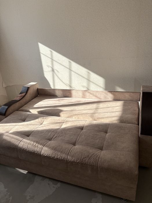 Диван велюр бежевый