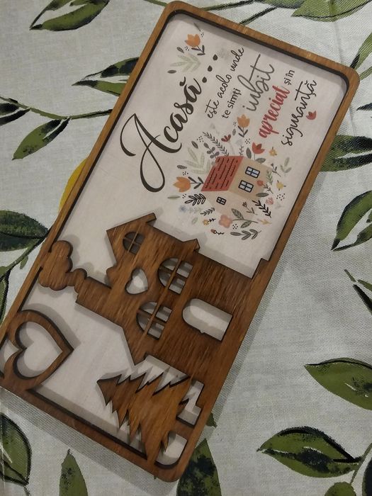 Decorațiuni din lemn cu suport