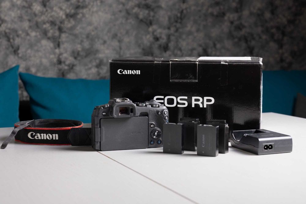 Full frame Canon RP + 6 батерии