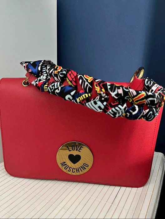 Vand geanta moschino