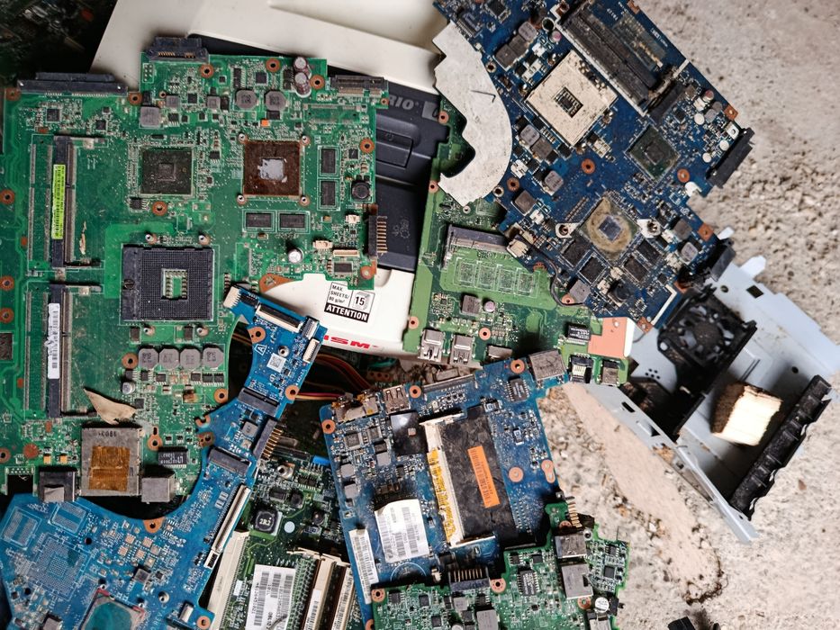 Vind plăci PC vechi