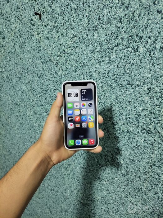 Iphone 11  10/8 xolatda