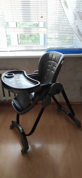 Детский стул для кормления ребенка