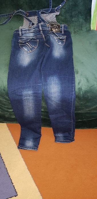 Salopeta blugi Lady First marikea 38 ,pret20lei fix, nu trimit in tara
