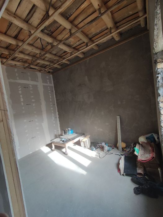 Uy sotiladi general rengen kocha  kotta yolga 50-100 metr