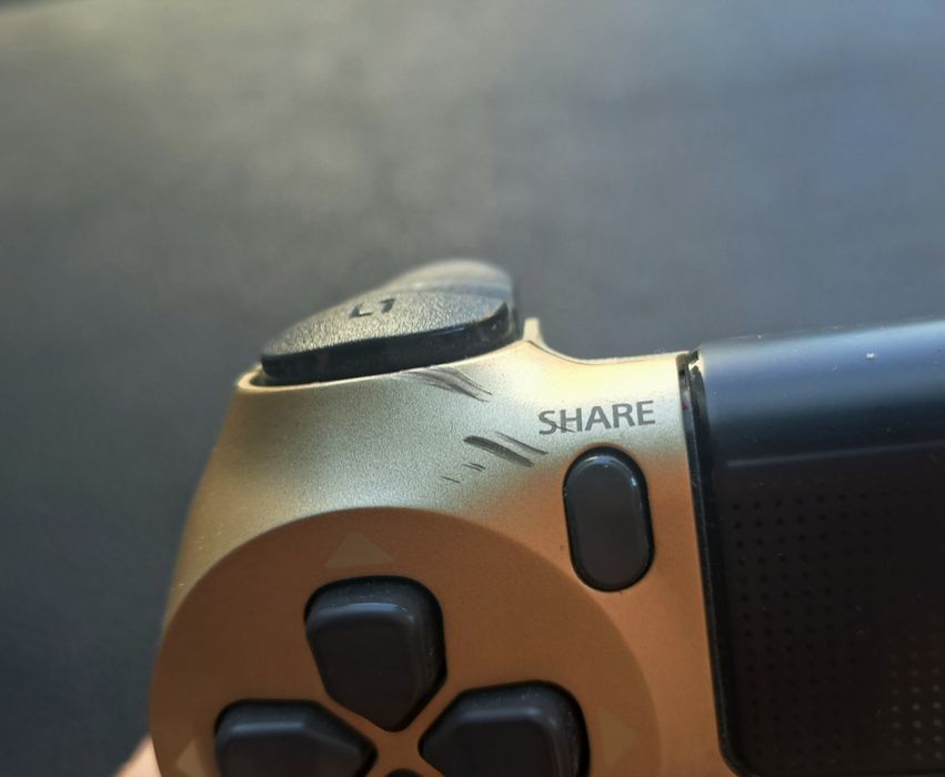 Контролер Sony за PlayStation 4