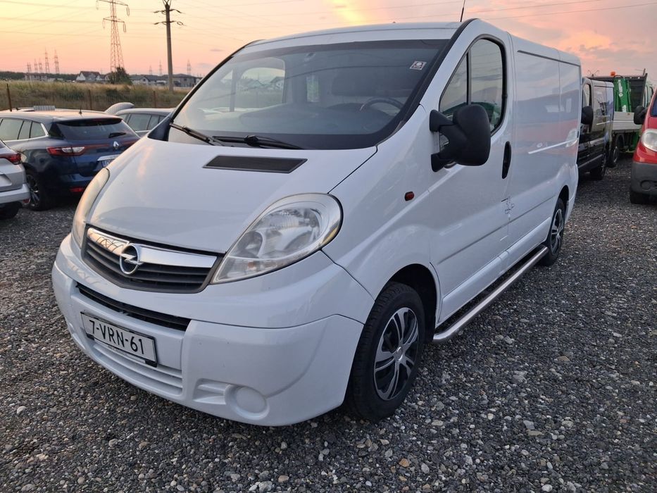 Opel  Vivaro ( Renault Trafic)
