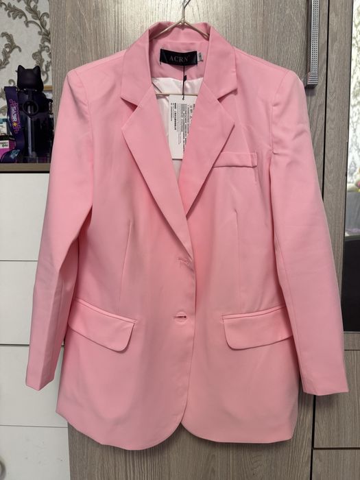 Новый розовый  пиджак