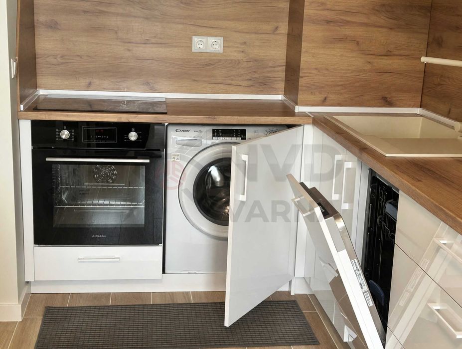 Двустаен апартамент в Св.Св. Константин и Елена! 21900872