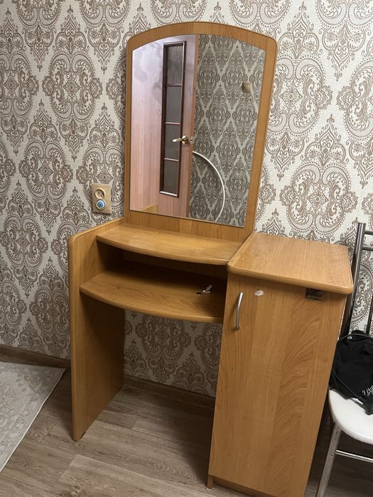 Шкаф бля косметика