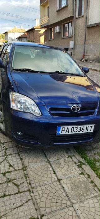 Автомобил Toyota Corolla