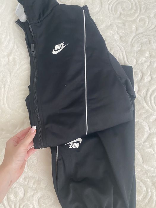 Nike екипи С размер