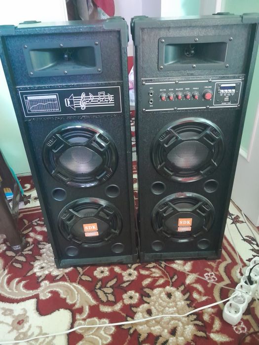 Vând boxe 700 de lei negociabil