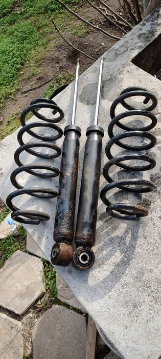 Golf 5 задни пружини и амортисьори