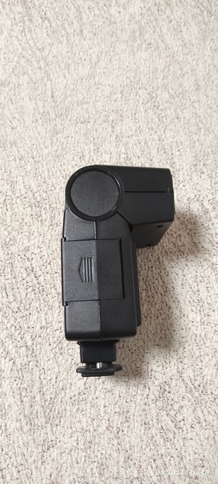 Продам фотовспышку