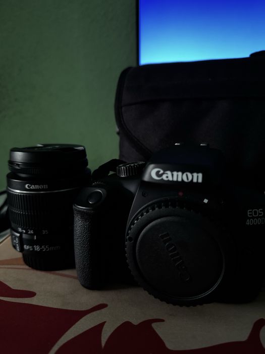 Canon 4000D + Canon EFS 18-55mm