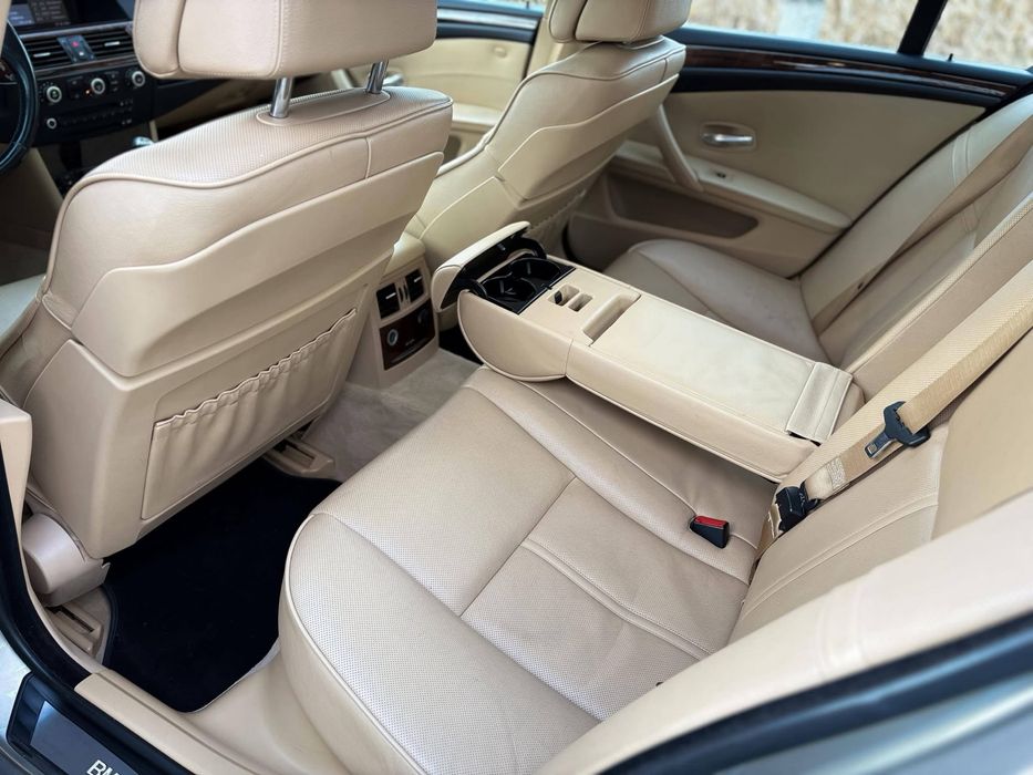 BMW E60/ 520d 2.0 177 CP/ Ventilatie/ Trapa/ Automat/ Bi xenon/ TOP