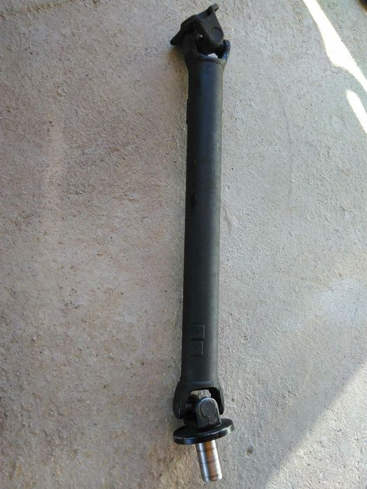 Продавам заден кардан за Mitsubishi Padjero 2