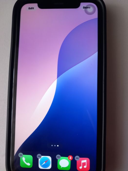 Vand iphone 11 mov 64GB preț 1200 lei