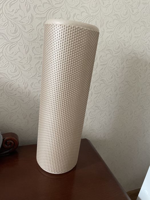 Массажный валик средней жесткости