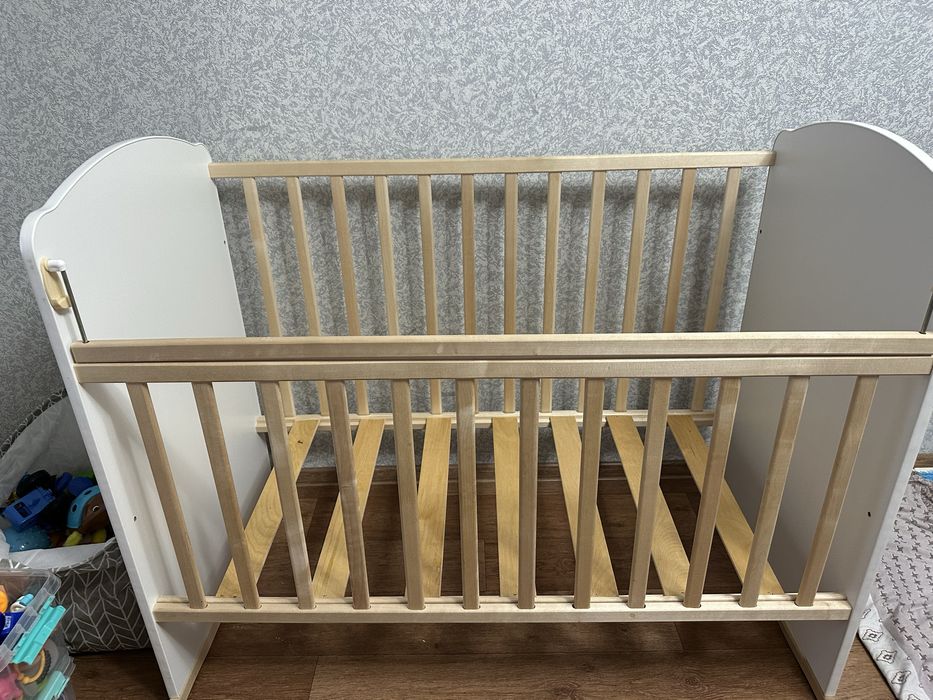 Продам детскую кроватку