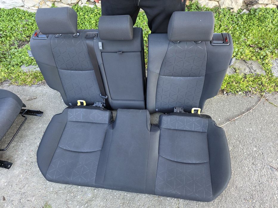 Салон Toyota Rav 4 2019-2026